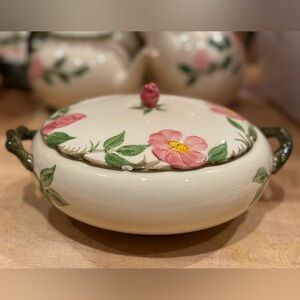 Early Vintage Franciscan Desert Rose covered serving bowl casserole Dish USA